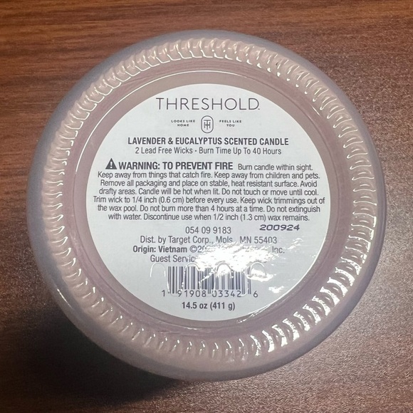 NEW 2-wick Lavender + Eucalyptus Scented Candle 14.5 oz - Picture 5 of 5